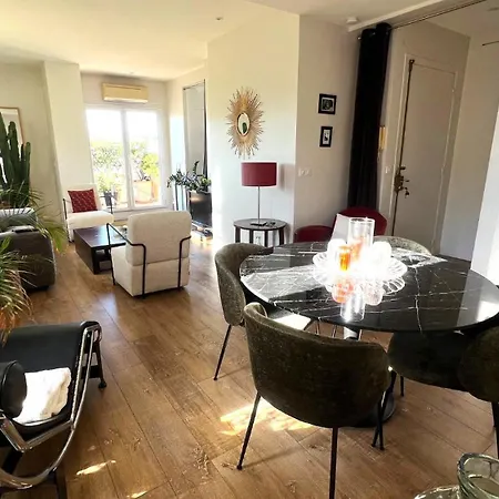 Apartamento Cosy Penthouse Le Port 2 Bedroom - 2 Bath Niza