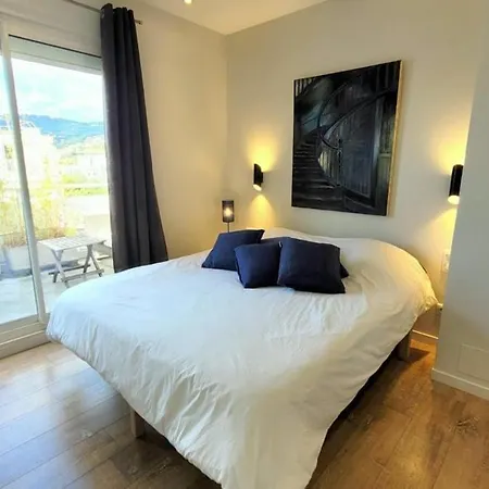 Cosy Penthouse Le Port 2 Bedroom - 2 Bath Nizza