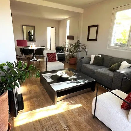 Cosy Penthouse Le Port 2 Bedroom - 2 Bath